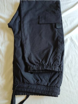Pantalón cargo negro