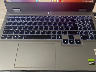 Pc portátil Lenovo LOQ Gaming + Base Refrigeradora