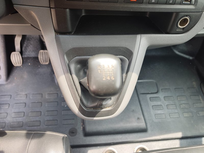 Peugeot Expert 2021, foto 8