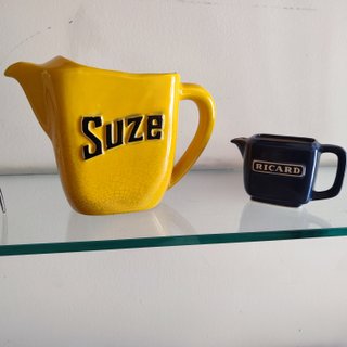 Jarra antigua Suze amarilla