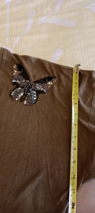 Camiseta XL mariposas bordadas