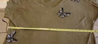Camiseta XL mariposas bordadas