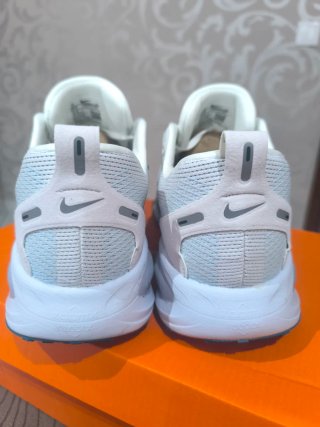 Nike Vomero 18 - Running Blancas/Verde azulado