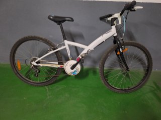 Bicicleta infantil blanca