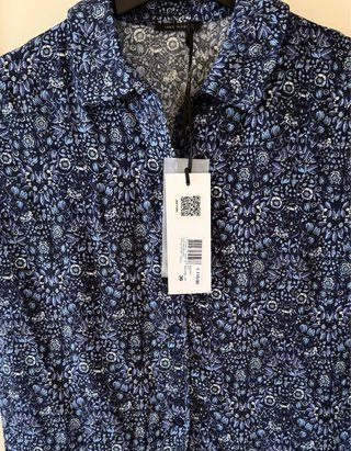 Camisa IKKS floral azul sin mangas