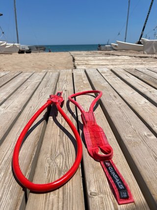 Cabos de arnés rojo, un punto de sujecion.