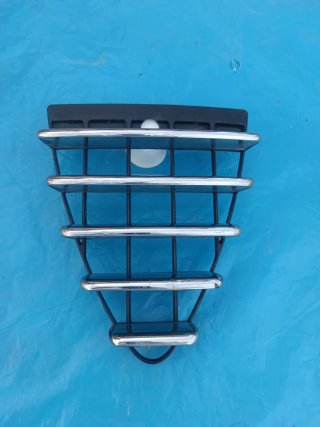 Calandra central del Alfa Romeo 147