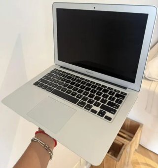 MacBook Air 13 2017 i5 250GB + Adaptador HDMI