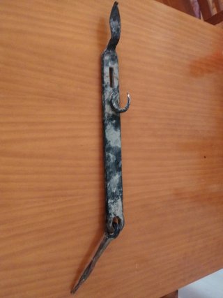 Cerrojo antiguo de puerta