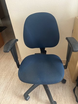 Silla de escritorio azul y negra