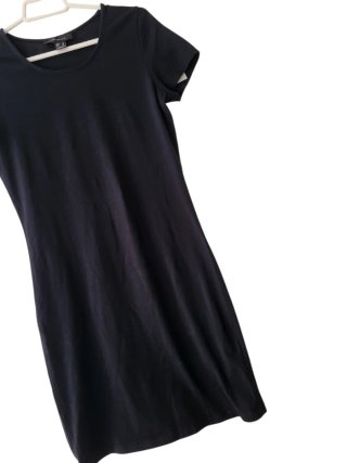Vestido negro básico