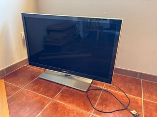 TV Samsung 37 Plata y Negro