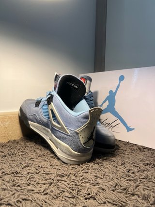 Jordan 4 University Blue