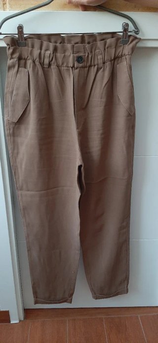 Pantalón marrón recto