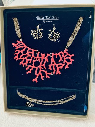 Conjunto Bella Del Mar Collar y Pendientes Coral
