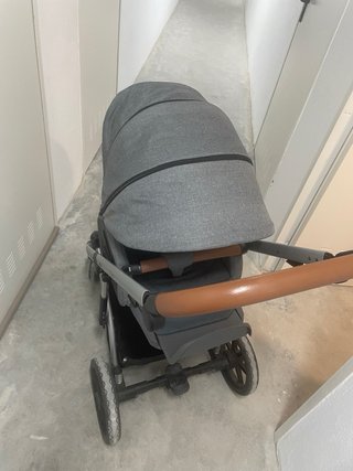 Cochecito plegable gris - donación