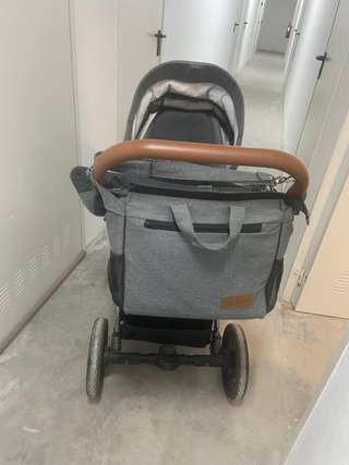 Cochecito plegable gris - donación