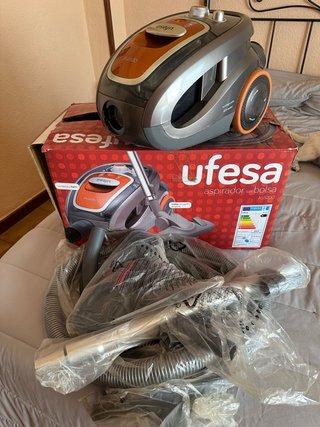 Aspiradora Ufesa AS2000
