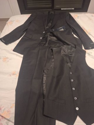Traje Corneliani Negro Nuevo con etiquetas