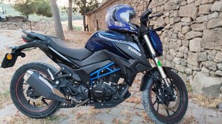 Moto Naked Sumco Azul y Negra