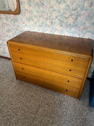 Comodino in legno marrone