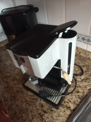 Cafetera Espresso Gris claro y Negra