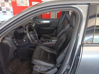 Volvo XC40 2.0 D4 AWD MOMENTUM AUTO 190CV