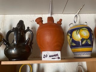 Botijos y jarrones de cerámica