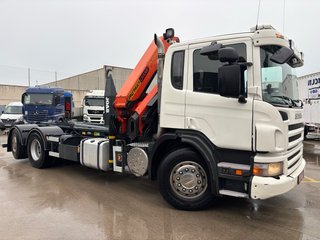 Camión Scania P380 6x2 Multilift +Grua