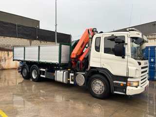 Camión Scania P380 6x2 Multilift +Grua
