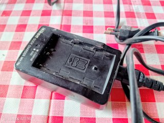 Cargador original Nikon MH-18a