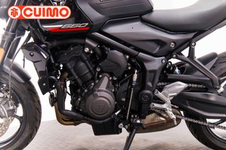 TRIUMPH TRIDENT 660
