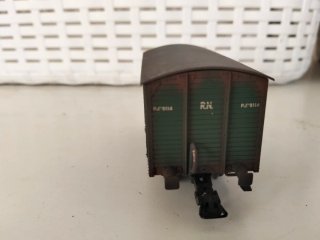 Vagón cerrado Renfe h0