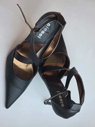 Zapatos de tacón Sissei negros