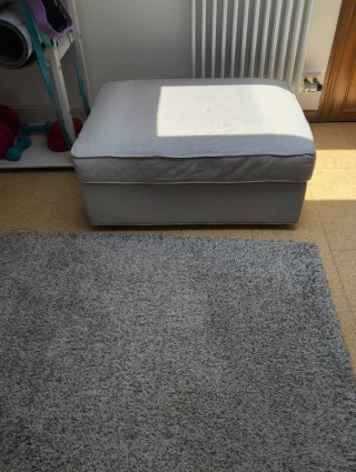 Reposapiés KIVIK con almacenaje Ikea