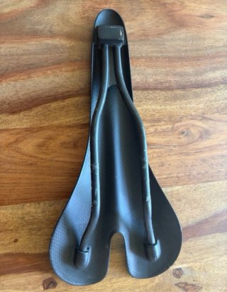 Sillín de carbono para bicicleta