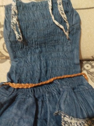 Vestido vaquero corto con cinturón