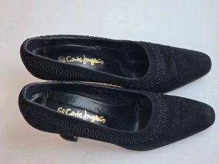 Zapatos de tacón negros de ante