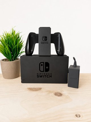 EXCELENTE!! Nintendo Switch Gris + Accesorios.