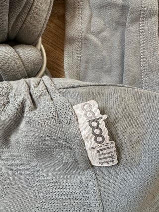 Portabebés Close Caboo Lite Gris como nuevo