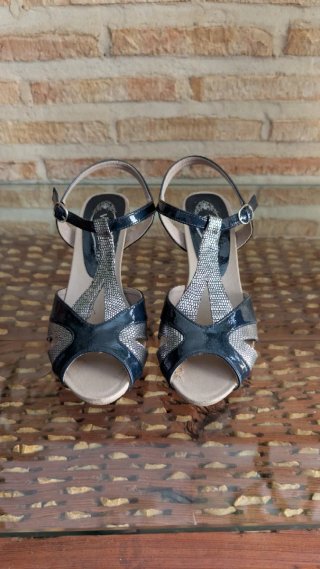 Sandalias tacón azul y plateado