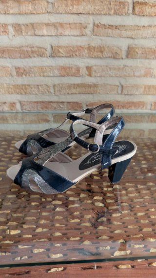 Sandalias tacón azul y plateado