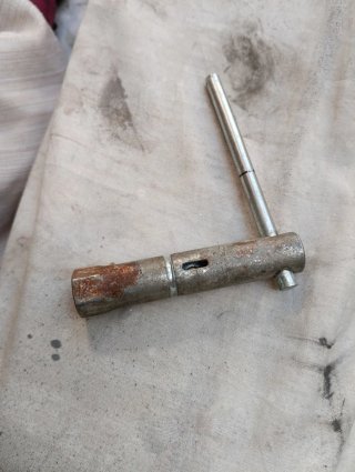 Llave de bujía 16mm