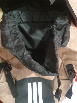 Mochila Adidas Marrón y Negra