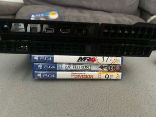 PS4 Slim 1TB Negra + 5 Juegos + Auriculares