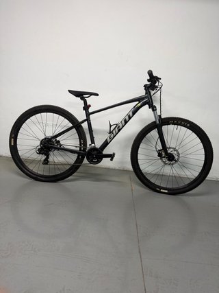 Bici da Montagna Giant Nera