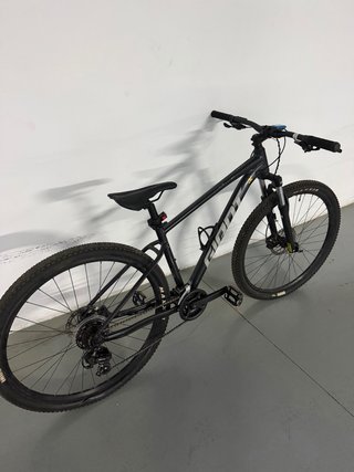 Bici da Montagna Giant Nera