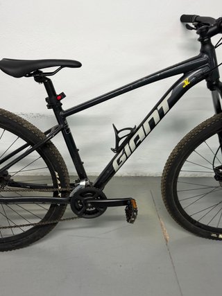 Bici da Montagna Giant Nera