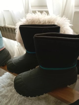 Ropa de sky. Talla 8a , 12a y 14a. Botas 32 y 35