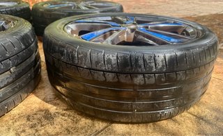 Llantas con neumáticos Originales Nissan